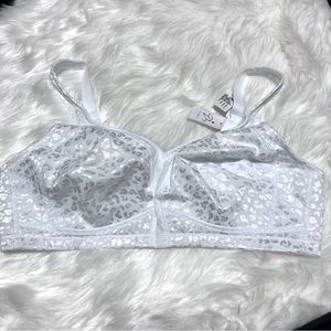 NWT Zerobound white bra size 46C